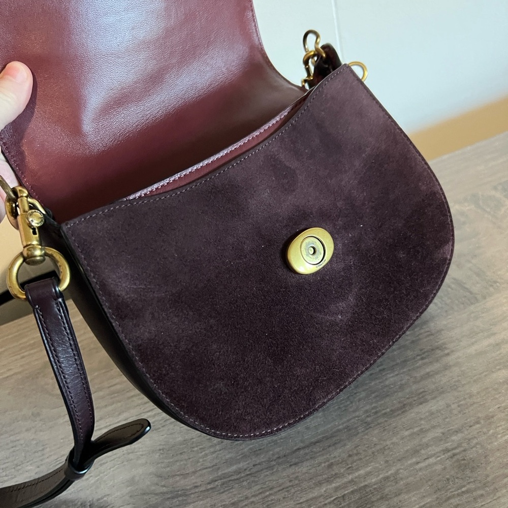 Coach Kat Saddle Bag horse and carriage motif suede pebbled leather oxblood - Picture 9 of 13